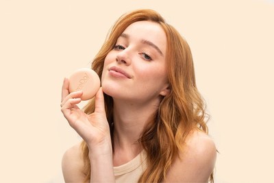 weDo Phoebe Dynevor  No Plastic Shampoo