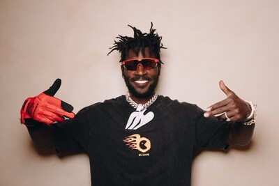 NFL star Antonio Brown in BC.GAME’s new official merch, marking the start of his ambassadorship with the crypto igaming platform. NFL star Antonio Brown in BC.GAME’s new official merch, marking the start of his ambassadorship with the crypto igaming platform.