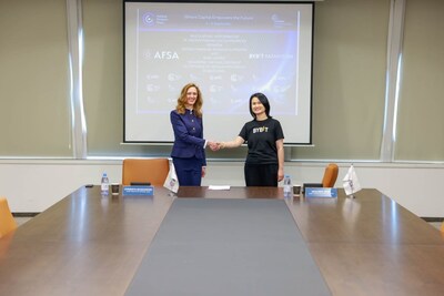 From left to right:  Evgeniya Bogdanova, AFSA Chief Executive Officer and Mazurka Zeng, Chief Operating Officer at Bybit signed the MMoU at Astana Finance Days, Sept. 4, 2025.